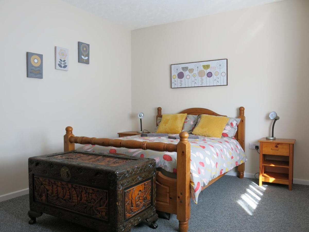 3 Bedroom Home With Welcome Breakfast Near Beaches رامْسْغيت المظهر الخارجي الصورة